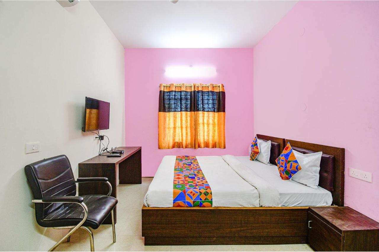Hotel Fabexpress Sr Bārang Exterior foto