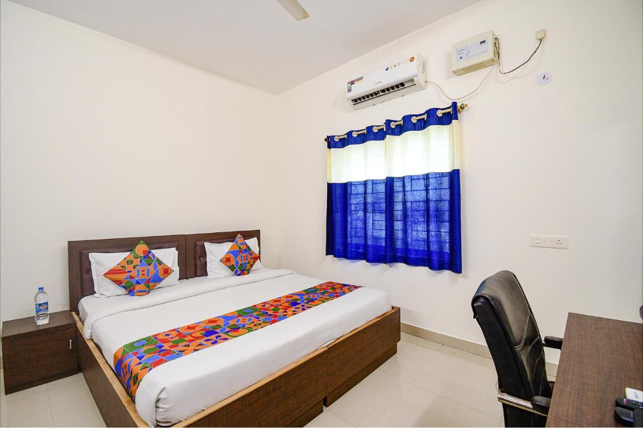 Hotel Fabexpress Sr Bārang Exterior foto