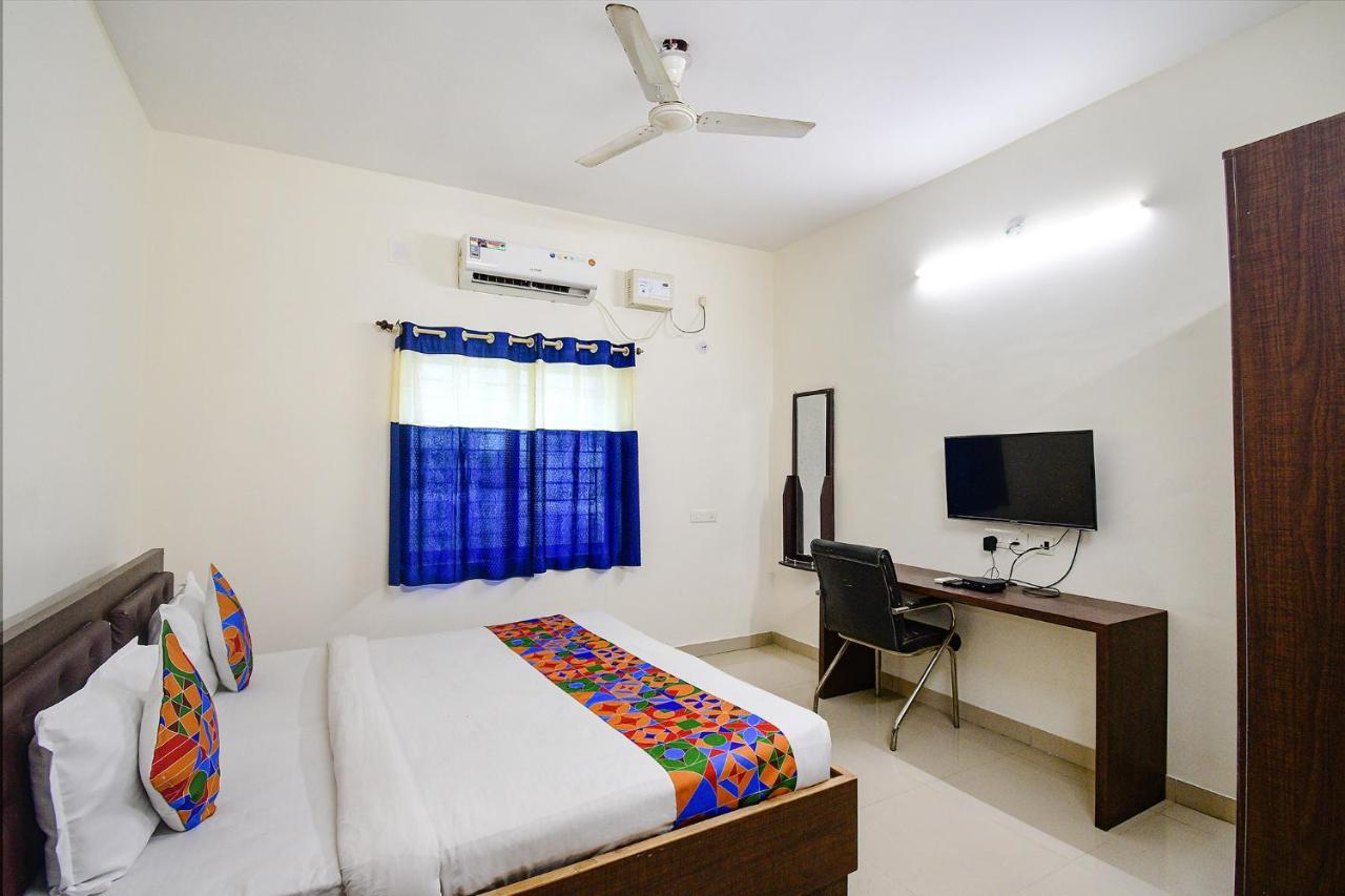 Hotel Fabexpress Sr Bārang Exterior foto