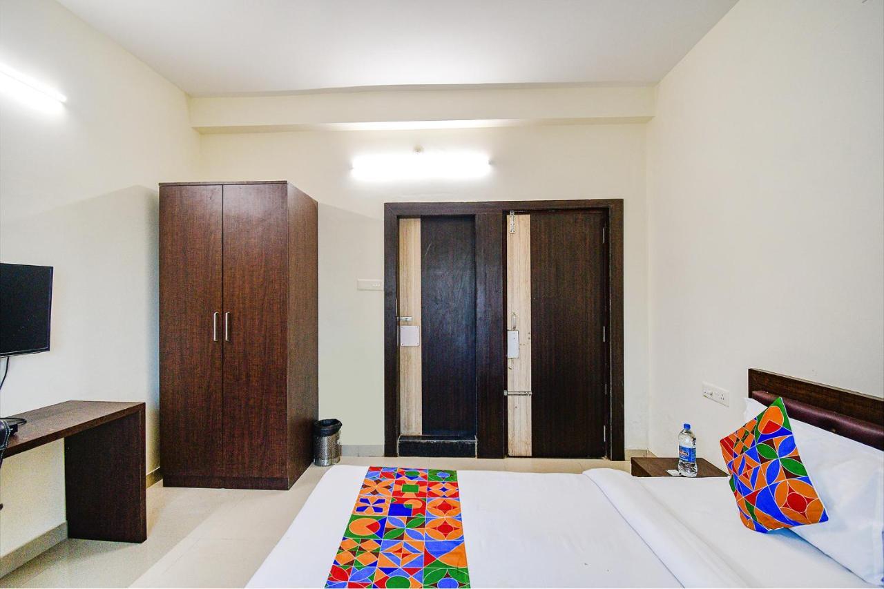 Hotel Fabexpress Sr Bārang Exterior foto